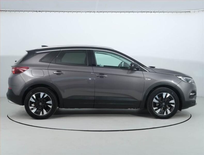 Opel Grandland X - hlavní fotka