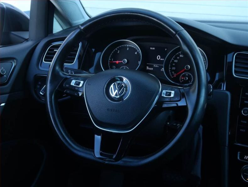 Volkswagen Golf - hlavní fotka