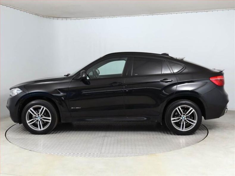 BMW X6 - hlavní fotka