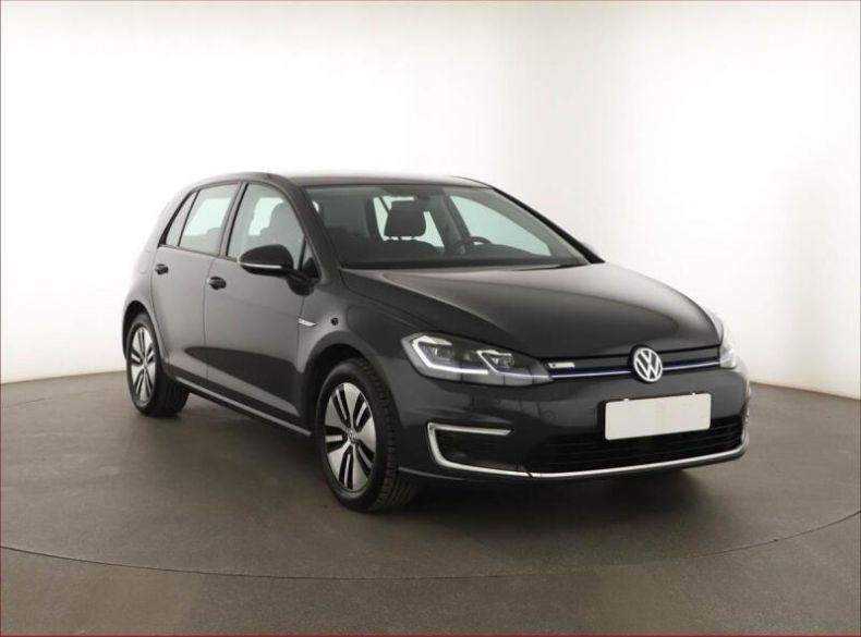 Volkswagen Golf - hlavní foto