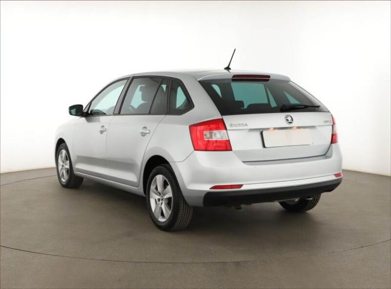 Škoda Rapid - hlavní fotka