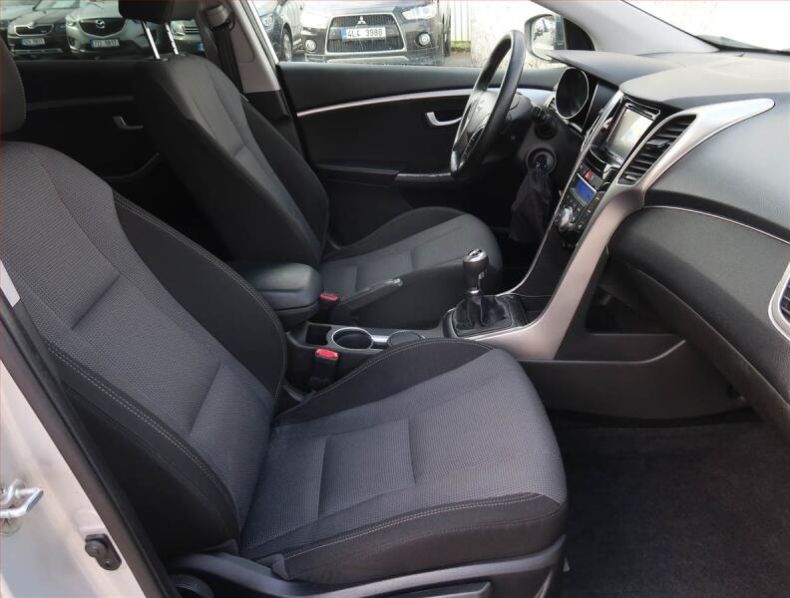 Hyundai i30 - hlavní fotka