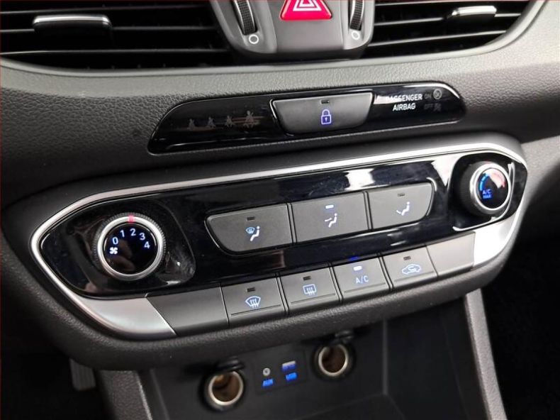Hyundai i30 - hlavní fotka