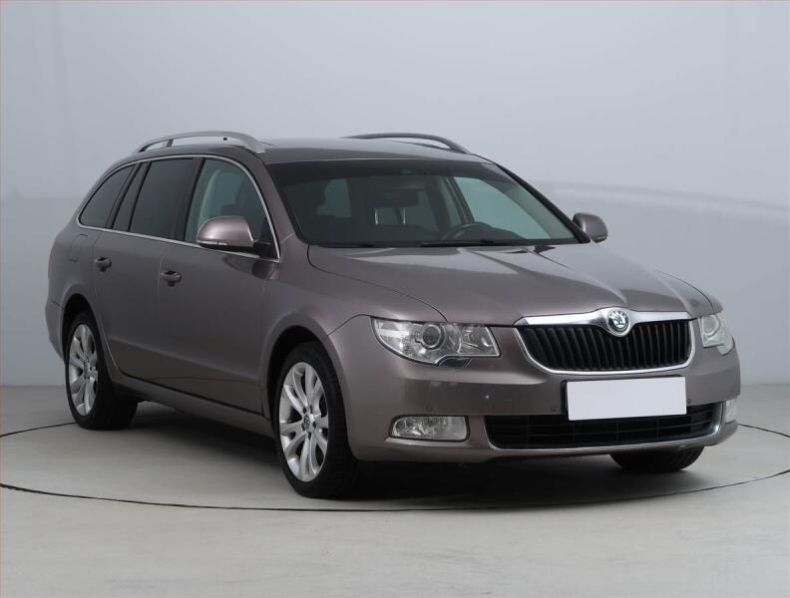 Škoda Superb - hlavní foto