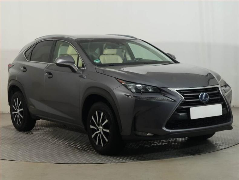 Lexus NX 300h - hlavní foto