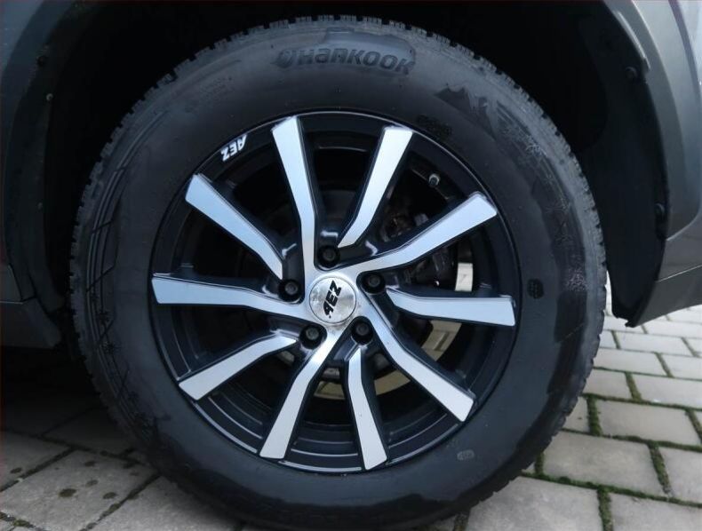 Lexus NX 300h - hlavní fotka