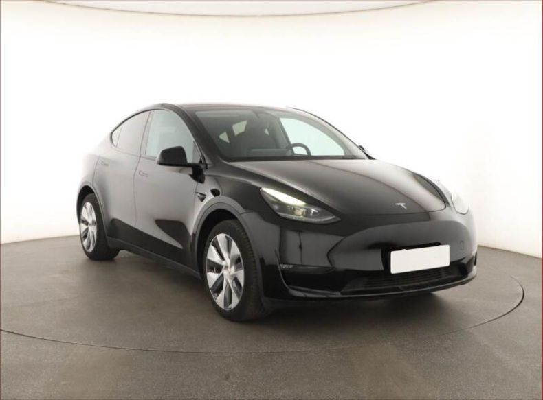 Tesla Model Y - hlavní foto