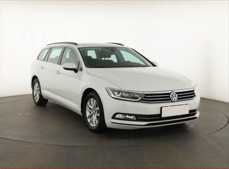 Volkswagen Passat - hlavní fotka inzerátu