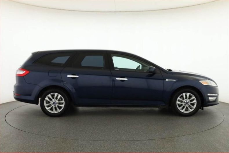Ford Mondeo - hlavní fotka