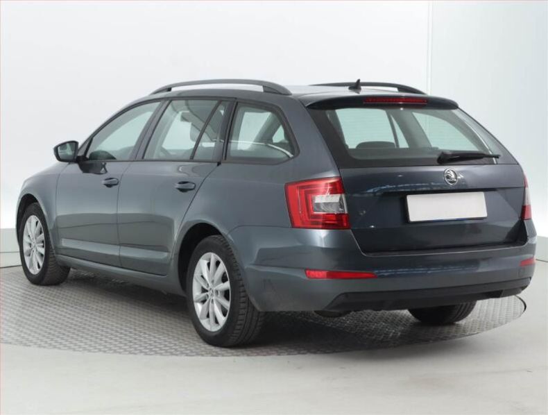 Škoda Octavia - hlavní fotka