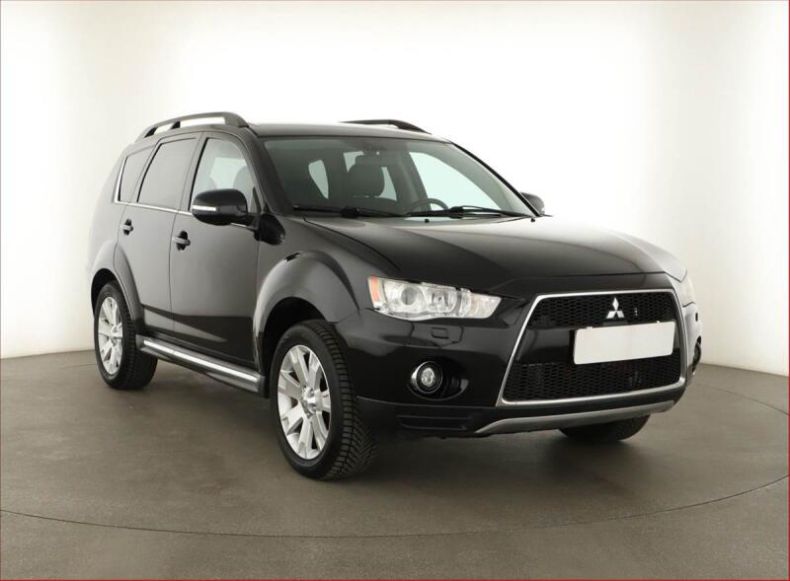 Mitsubishi Outlander - hlavní foto