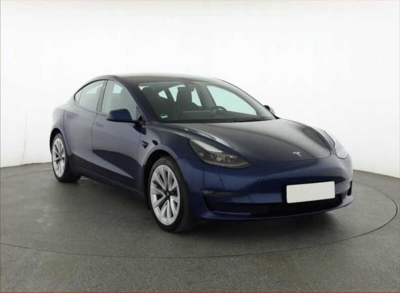 Tesla Model 3 - hlavní foto