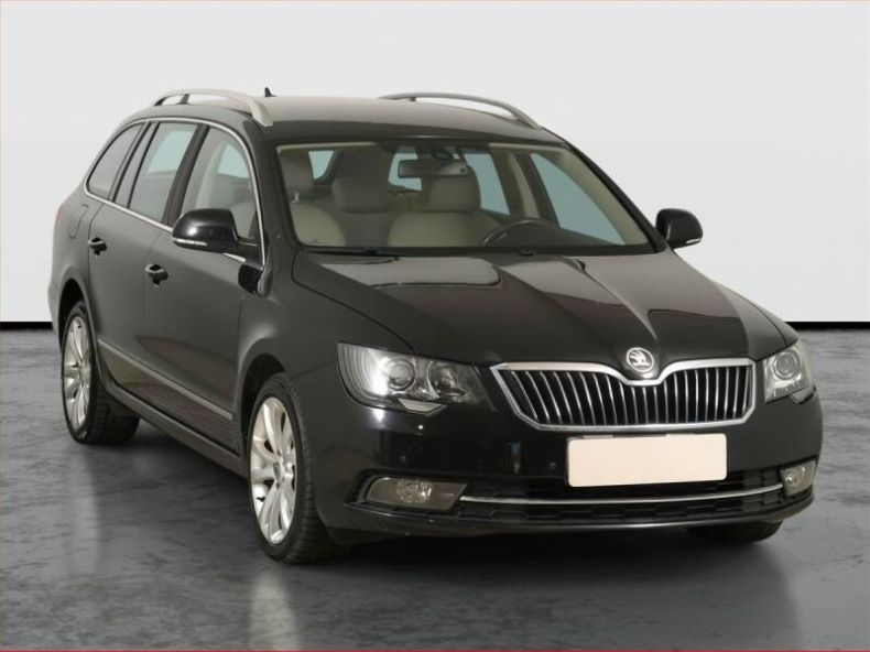 Škoda Superb - hlavní foto