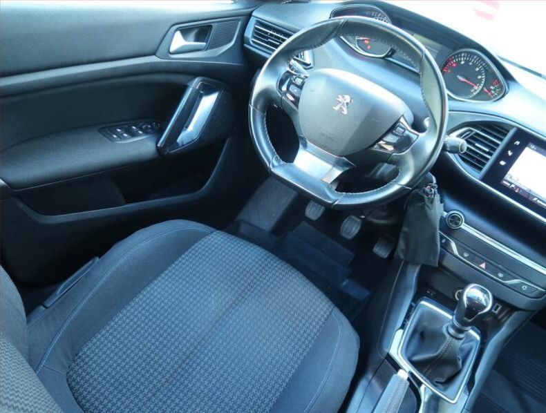 Peugeot 308 - hlavní fotka