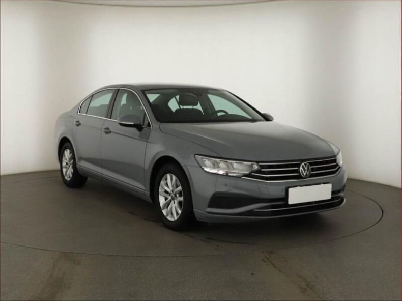 Volkswagen Passat - hlavní fotka inzerátu