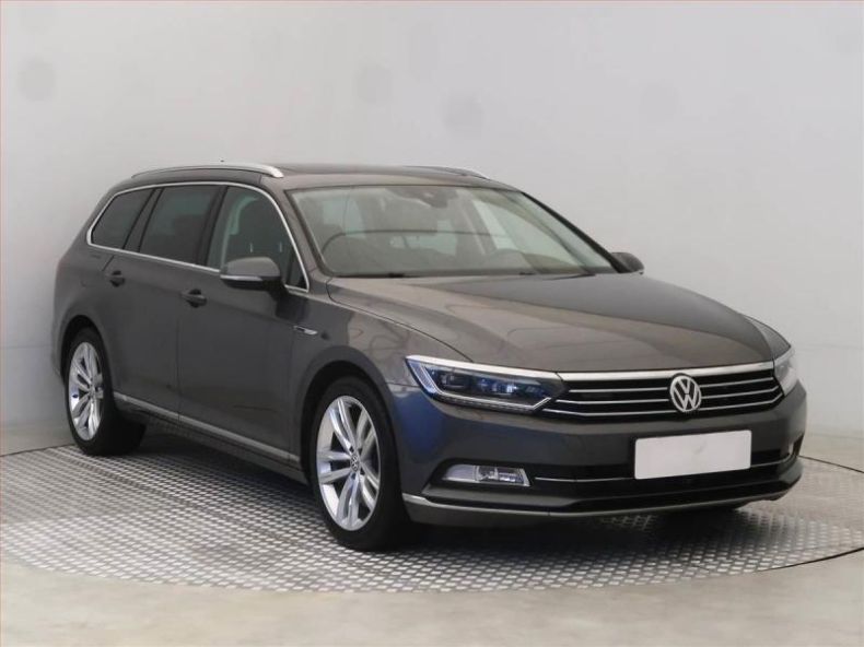 Volkswagen Passat - hlavní foto