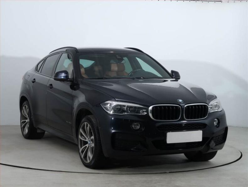 BMW X6 - hlavní fotka