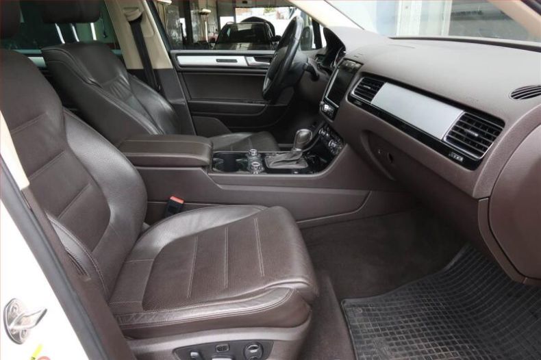 Volkswagen Touareg - hlavní fotka