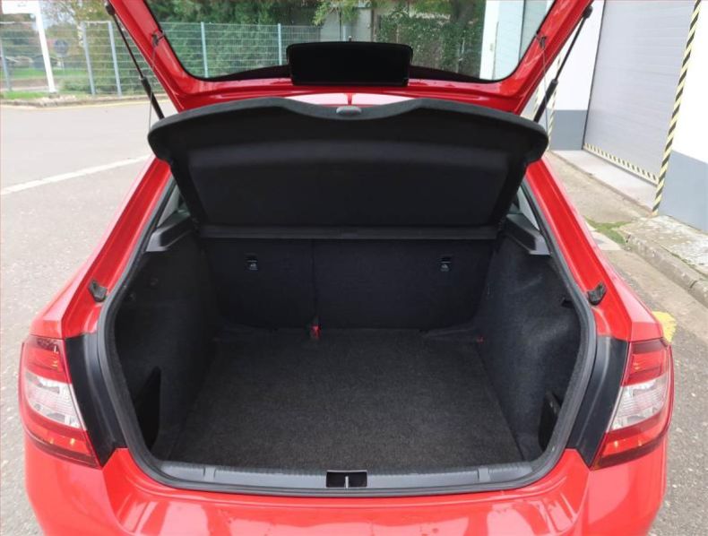 Škoda Rapid - hlavní fotka