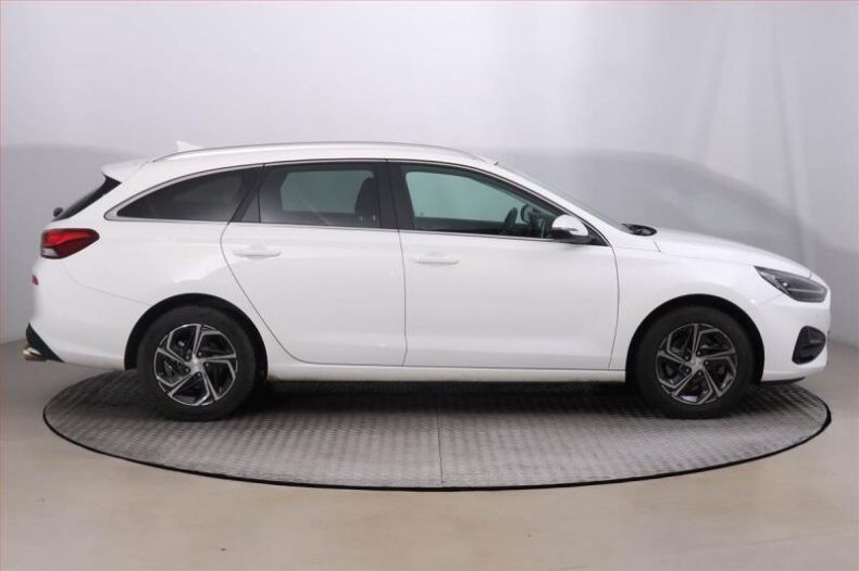 Hyundai i30 - hlavní fotka