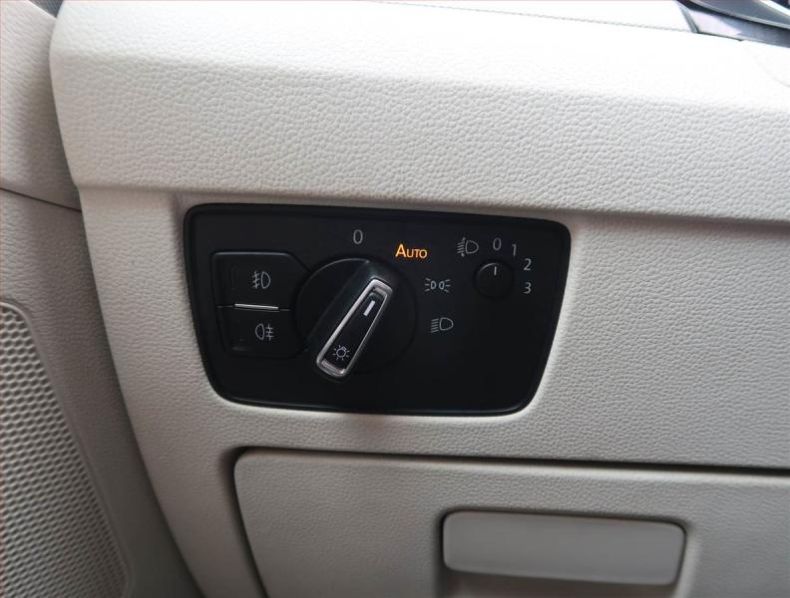 Volkswagen Passat - hlavní fotka