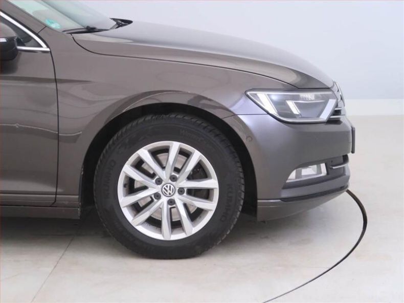 Volkswagen Passat - hlavní fotka