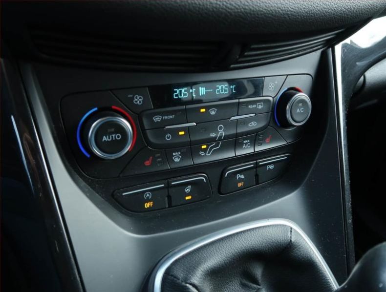 Ford Kuga - hlavní fotka