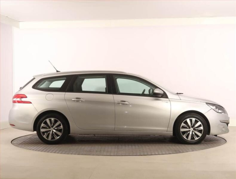 Peugeot 308 - hlavní fotka