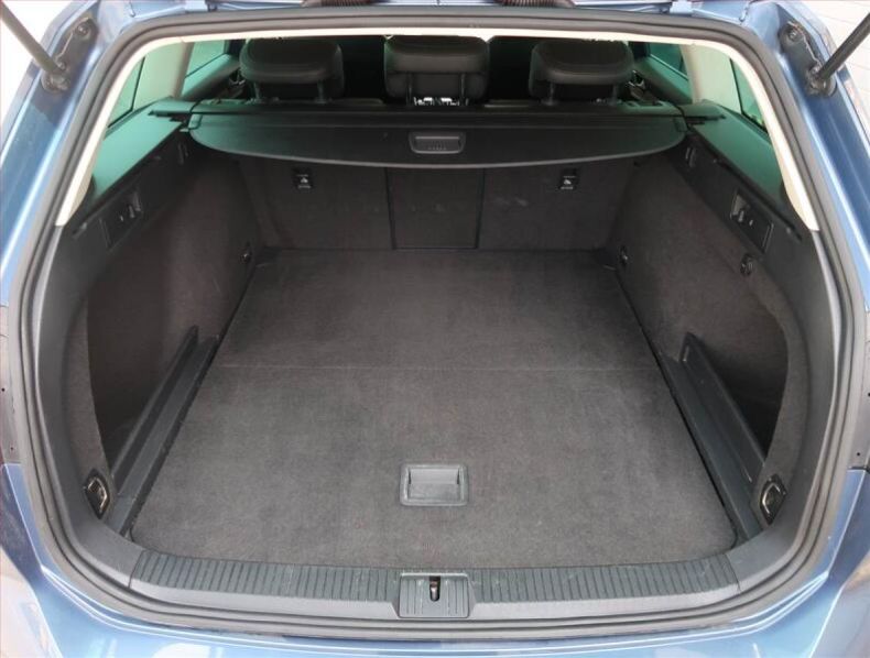 Volkswagen Passat - hlavní fotka
