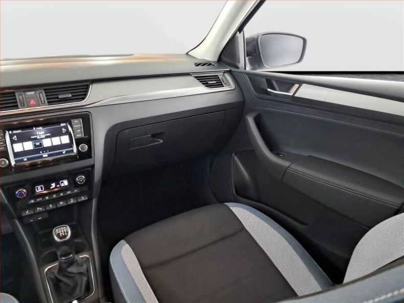 Škoda Rapid - hlavní fotka