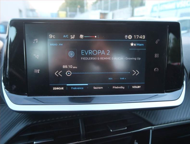 Peugeot 208 - hlavní fotka