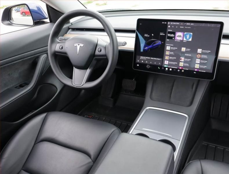 Tesla Model 3 - hlavní fotka