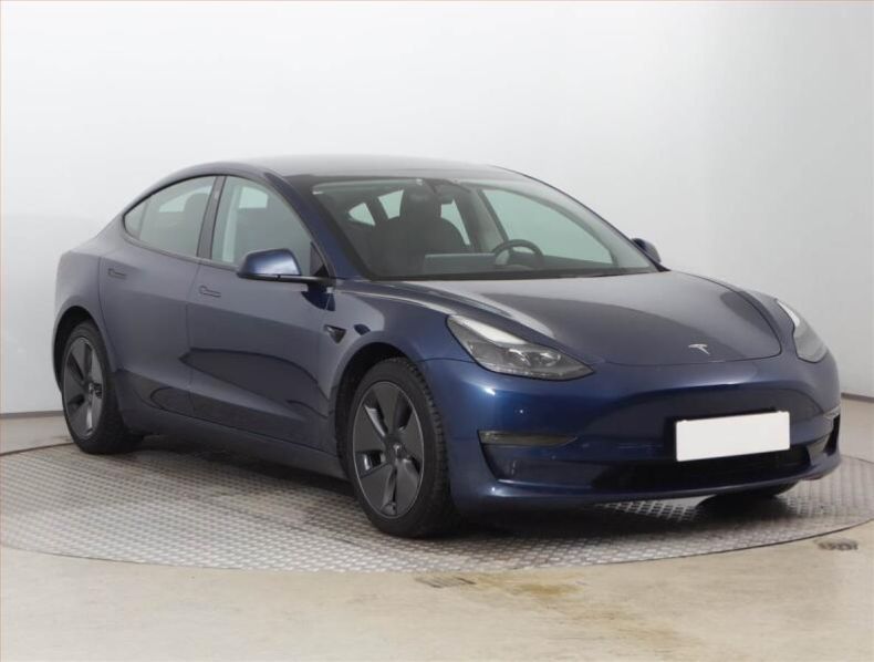 Tesla Model 3 - hlavní foto