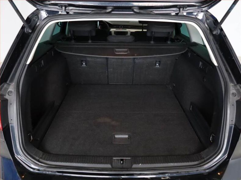 Volkswagen Passat - hlavní fotka