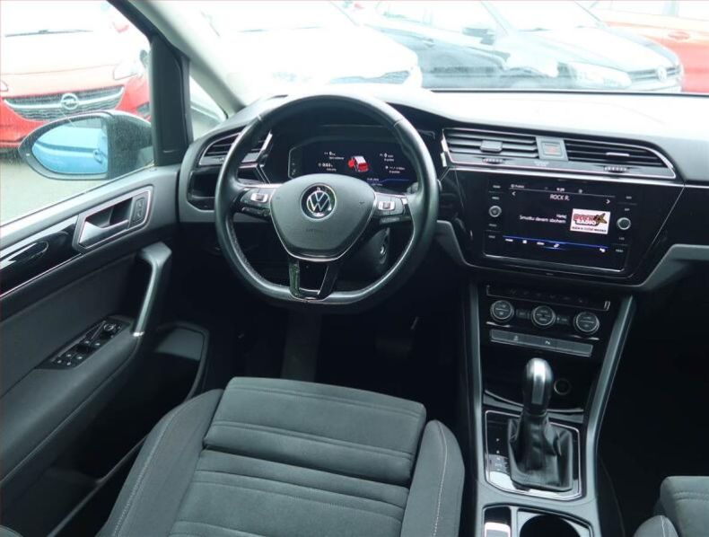 Volkswagen Touran - hlavní fotka