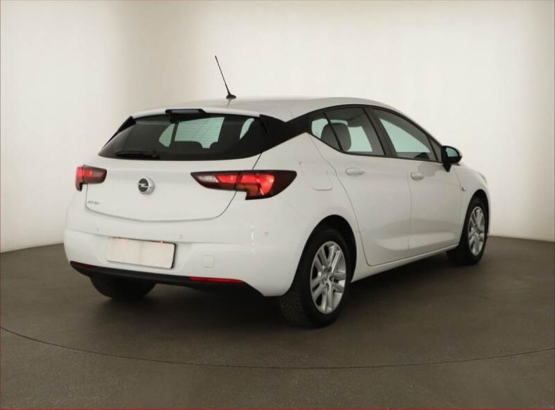 Opel Astra - hlavní fotka