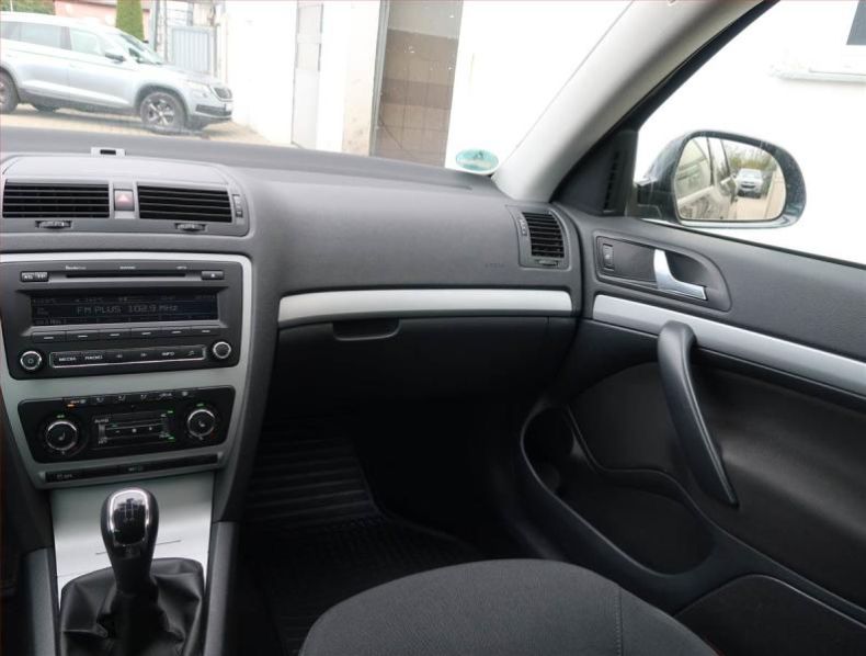 Škoda Octavia - hlavní fotka