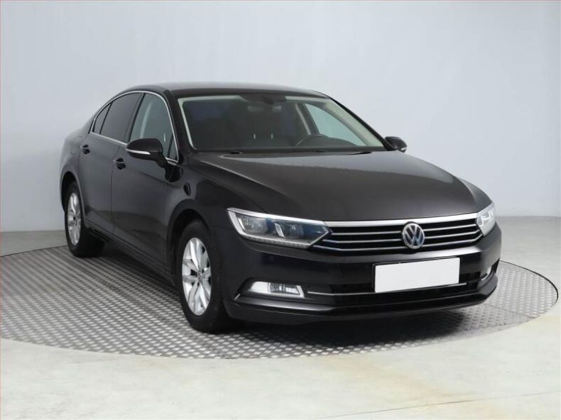 Volkswagen Passat - hlavní foto