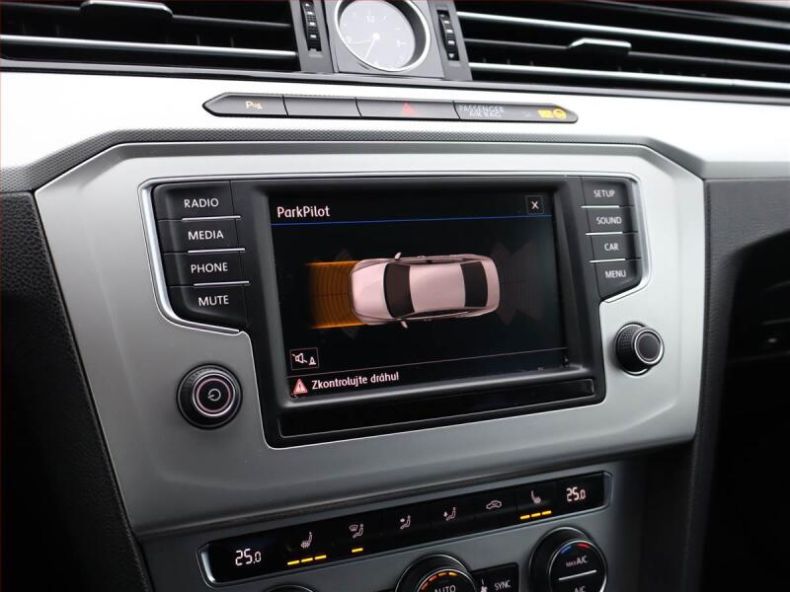 Volkswagen Passat - hlavní fotka