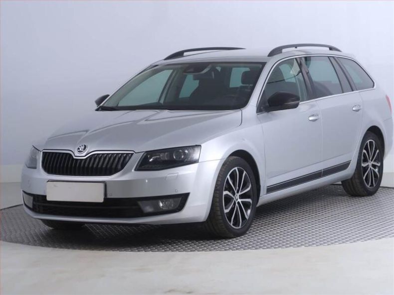 Škoda Octavia - hlavní fotka