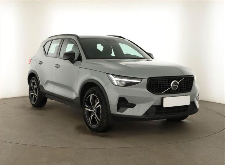 Volvo XC40 - hlavní foto