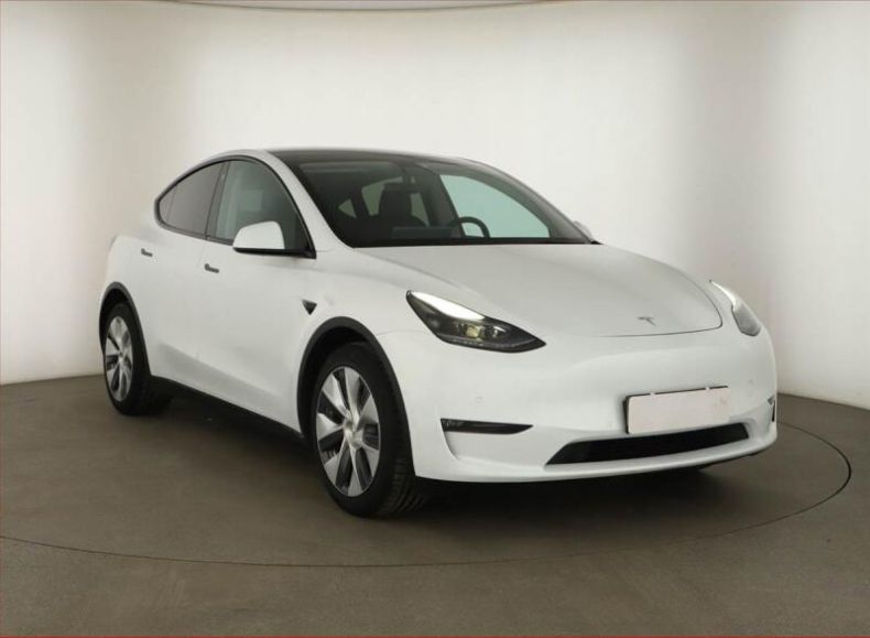Tesla Model Y - hlavní foto