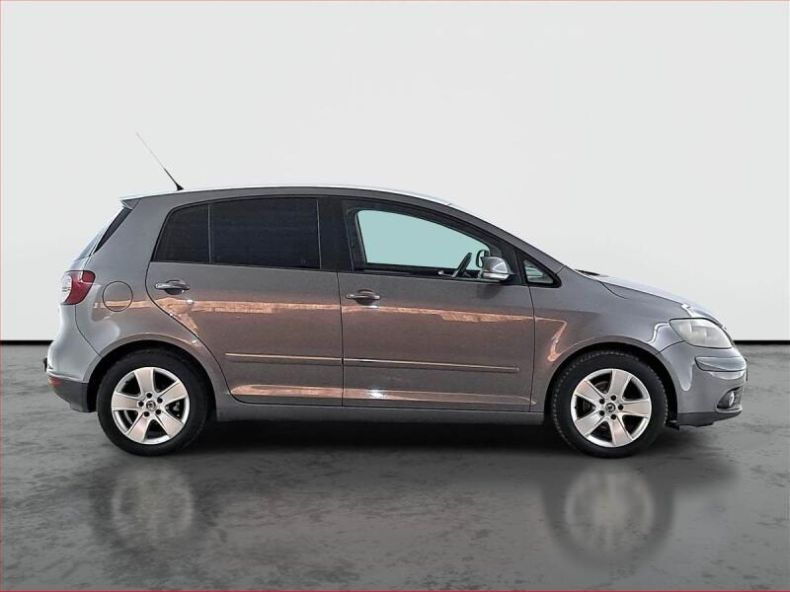 Volkswagen Golf - hlavní fotka