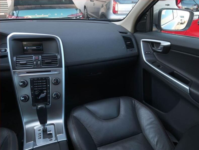 Volvo XC60 - hlavní fotka