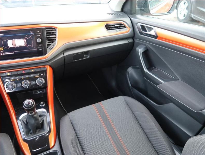 Volkswagen T-Roc - hlavní fotka