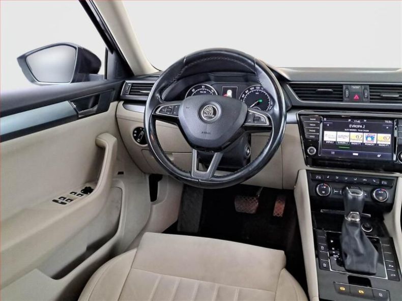 Škoda Superb - hlavní fotka