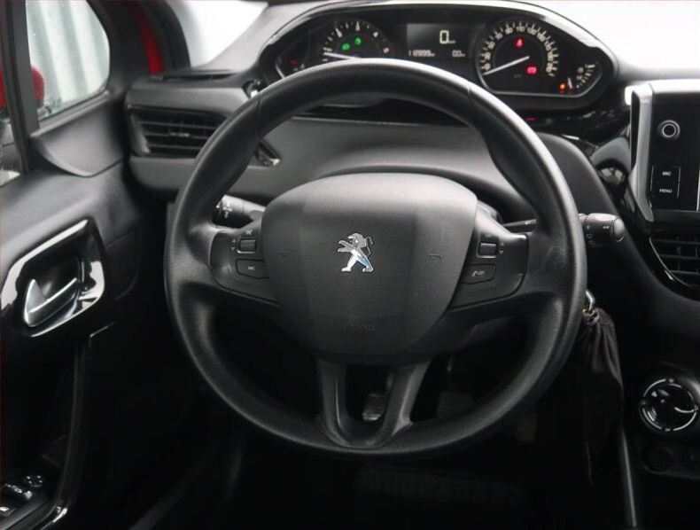 Peugeot 208 - hlavní fotka