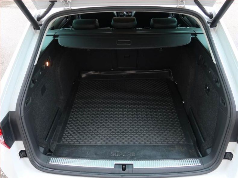 Škoda Superb - hlavní fotka