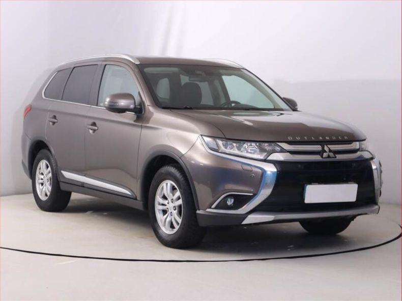 Mitsubishi Outlander - hlavní foto