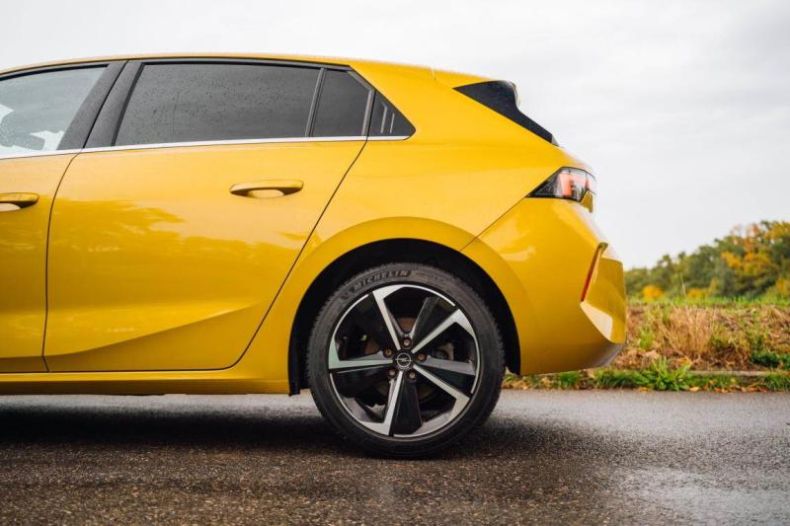 Opel Astra - hlavní fotka